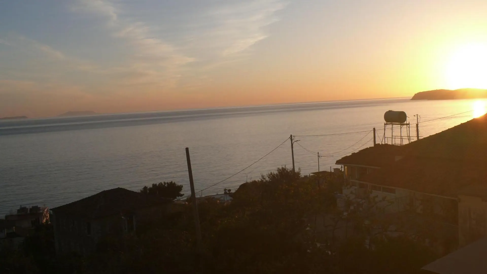 Hotel Erviliano Borsh 0*,