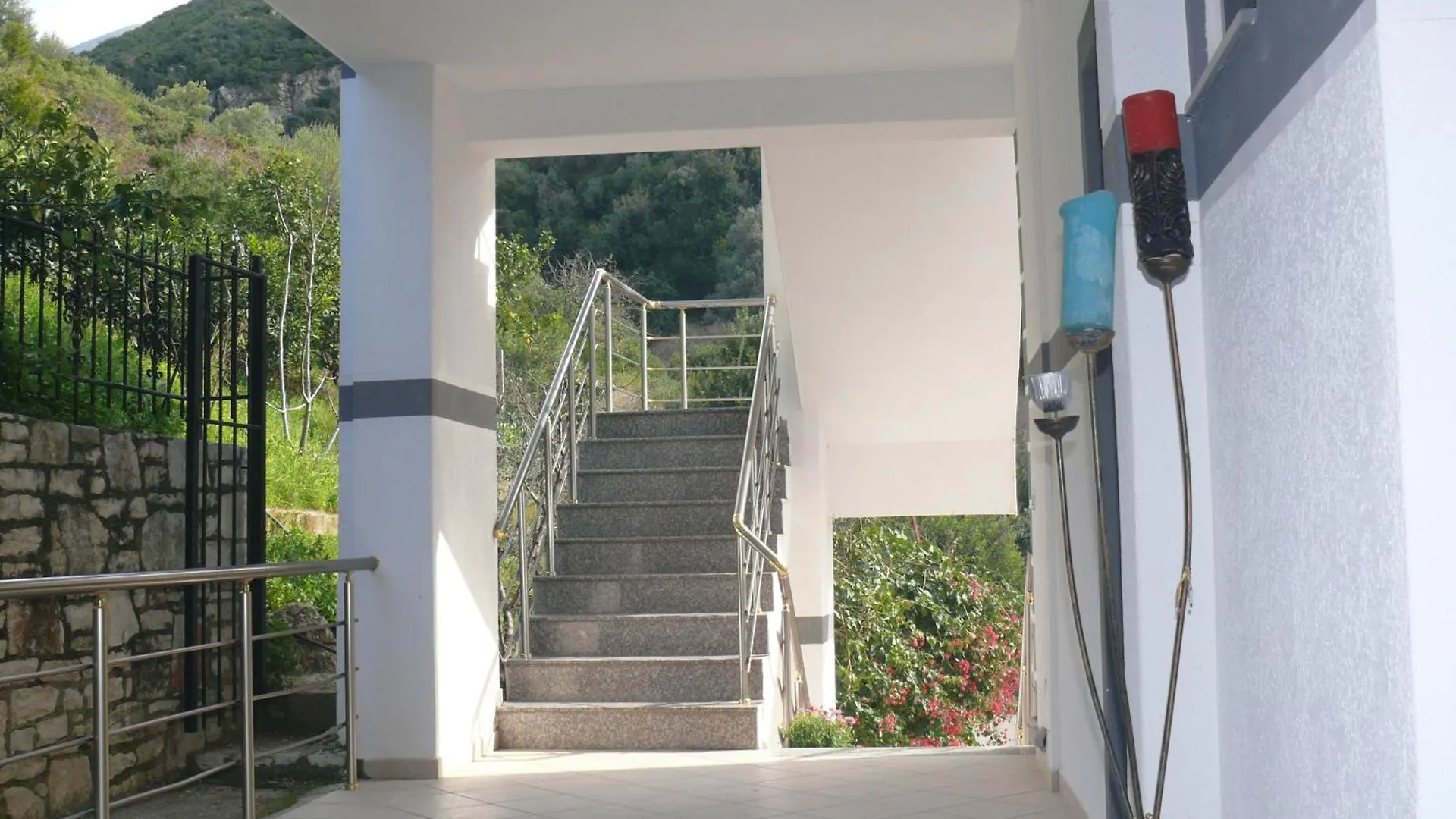 Hotel Erviliano Borsh Aparthotel